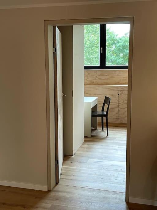 Grosse Wohnung Mit Loggia Templin Exterior photo