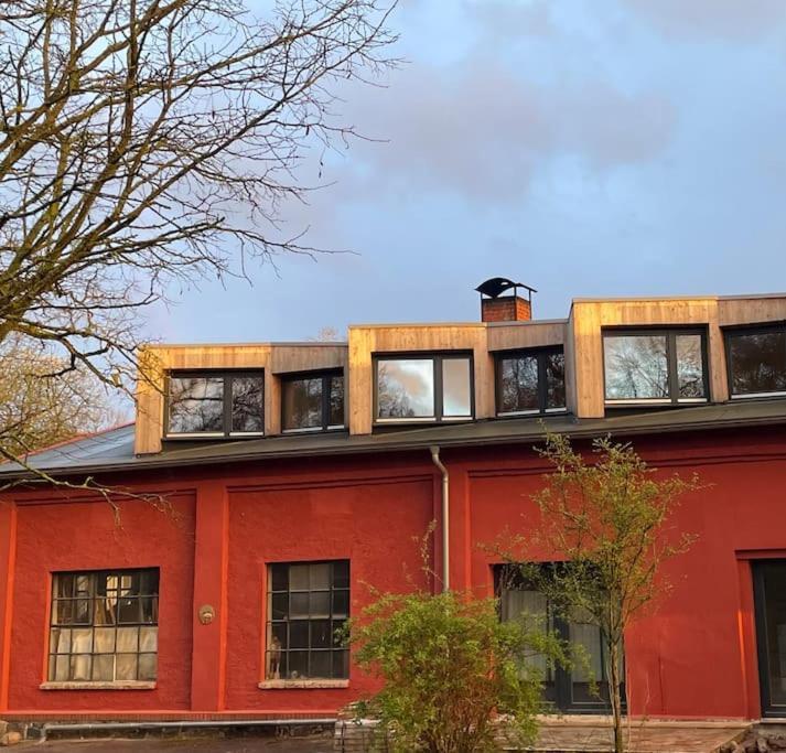 Grosse Wohnung Mit Loggia Templin Exterior photo
