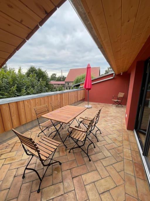 Grosse Wohnung Mit Loggia Templin Exterior photo