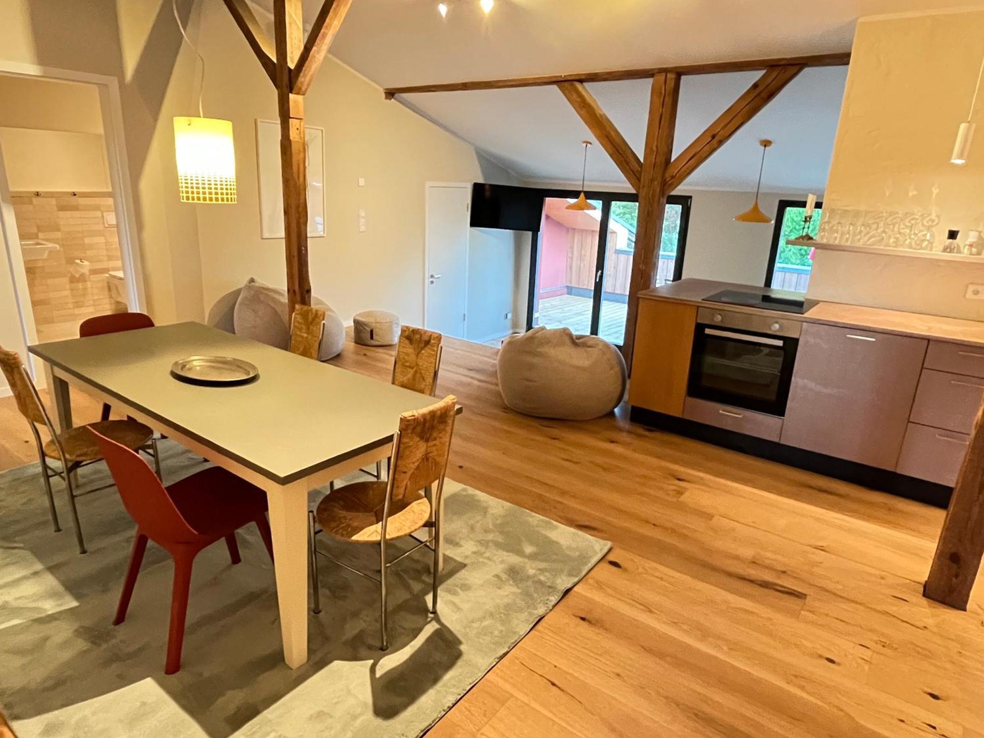 Grosse Wohnung Mit Loggia Templin Exterior photo